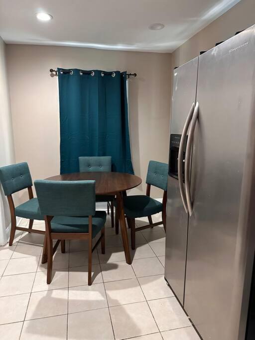 Appartamento Bright 2Br Apt 8 Min To Jfk And 5 Min To Mall Valley Stream Esterno foto